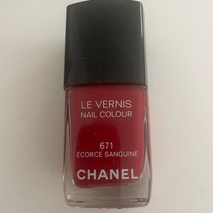 CHANEL Le Vernis Nail Polish in Bold Red